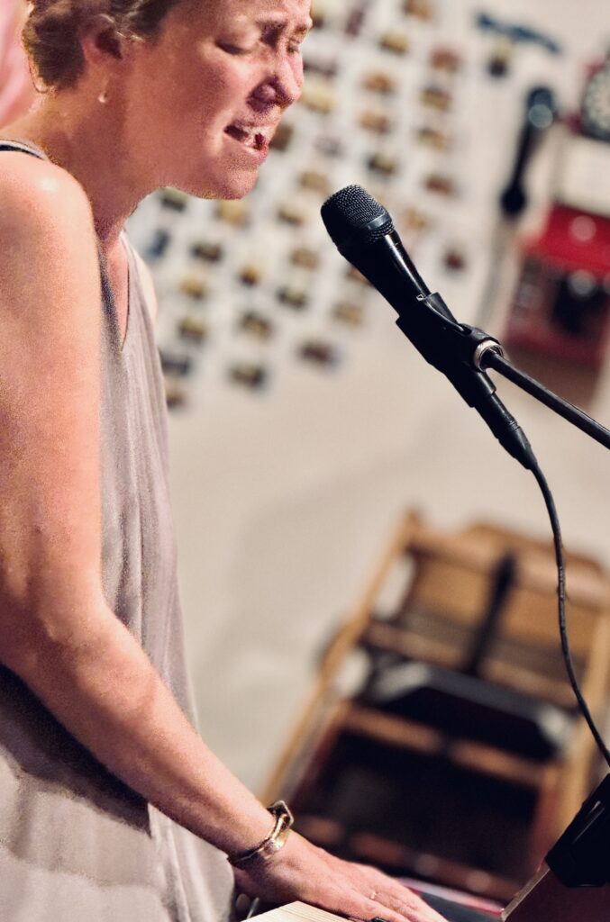 Vivienne Aerts at iX Cafe Brooklyn